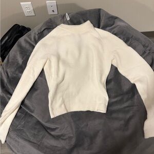 Women's Cream Sweater Alo(Never worn brand new)